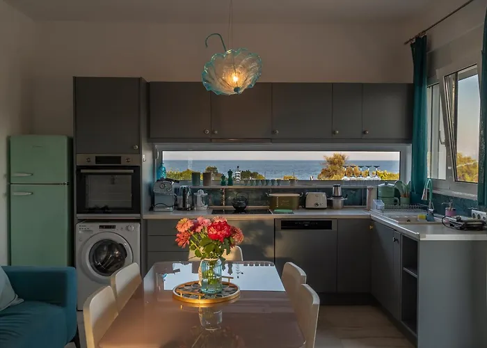 Kirke's Nest * Petalídhion