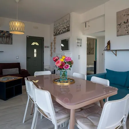 Kirke's Nest Petalídhion