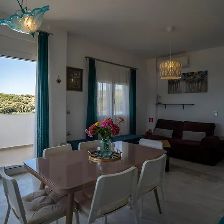 Kirke's Nest Petalídhion