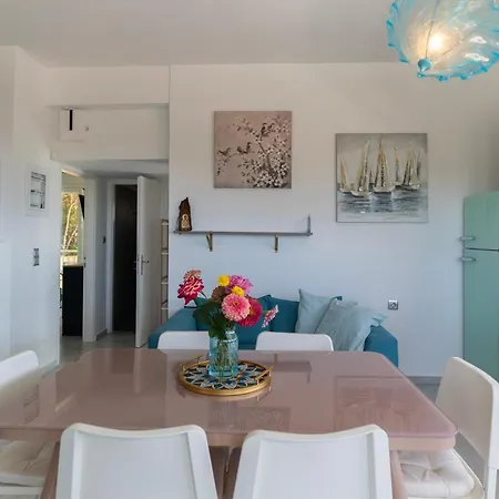 Kirke's Nest Petalídhion