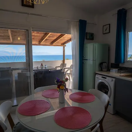 Kirke's Nest Petalídhion