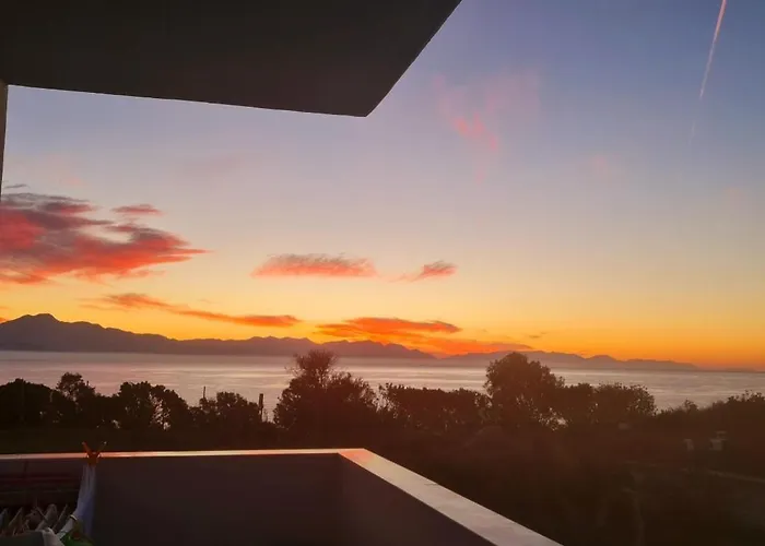 Kirke's Nest Petalídhion