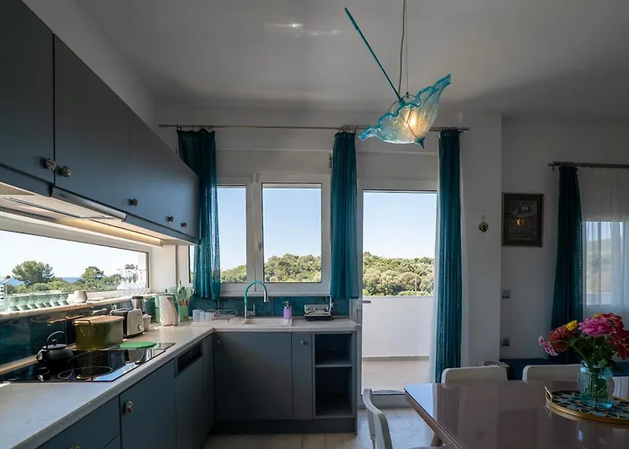 Kirke's Nest Apartment